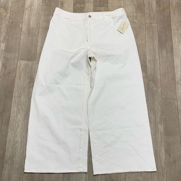 NWT Universal Thread High Rise Wide Leg Comfort Stretch White Ankle Jeans - Picture 1 of 9